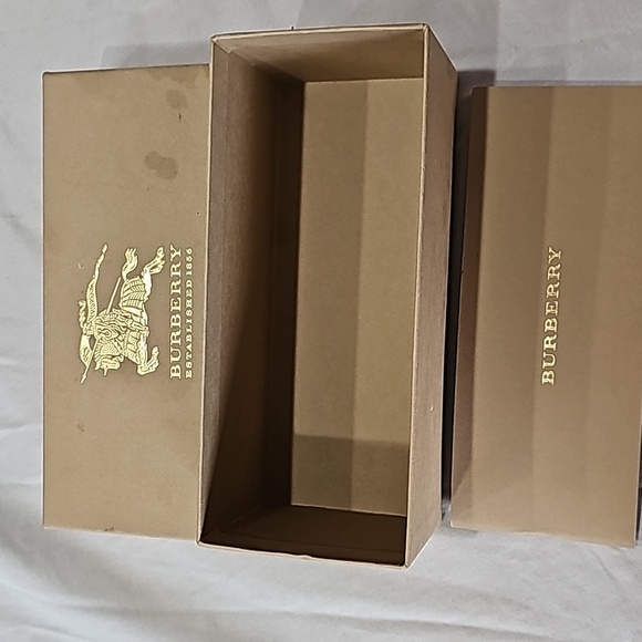 Box - Picture 3 of 3